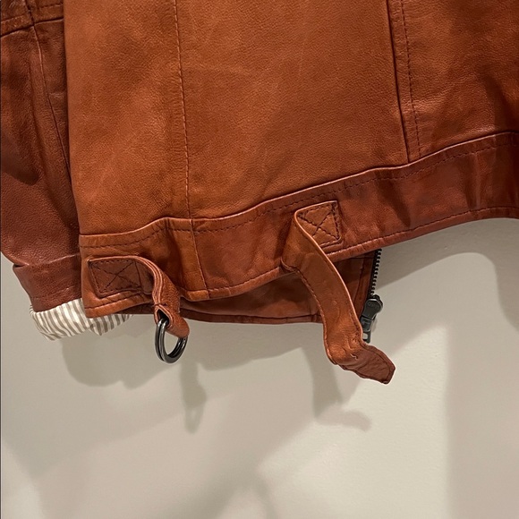 Banana Republic Tan Bomber Jacket with Cream Shearling Collar - Picture 8 of 9